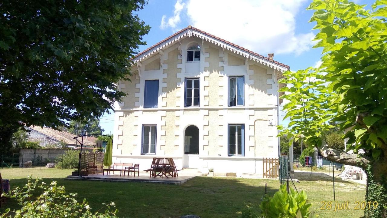 Montplaisir Acomodação com café da manhã Montendre Exterior foto