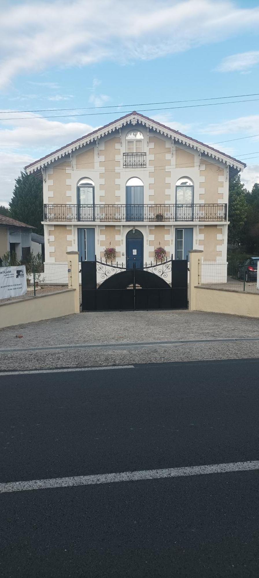 Montplaisir Acomodação com café da manhã Montendre Exterior foto